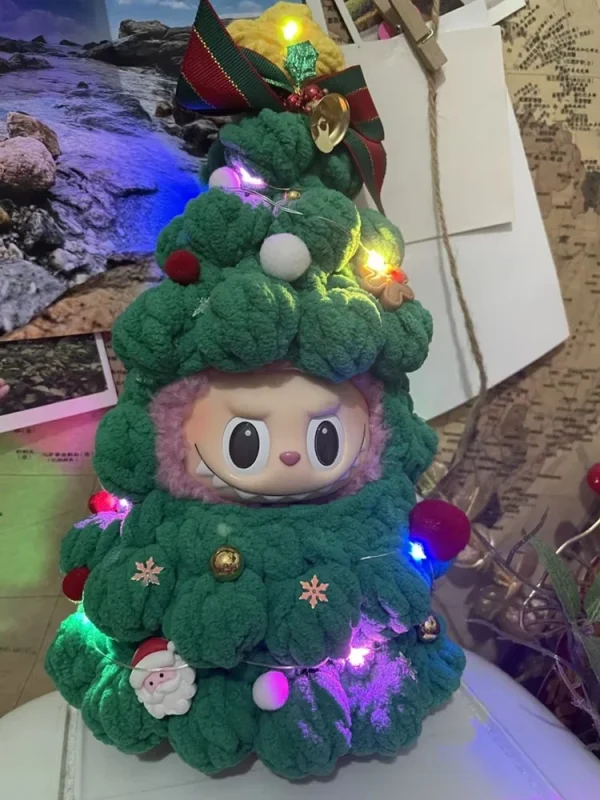 Boneco Pelúcia Labubu Edição Especial de Natal – Colecionável Festivo | Loja Cosplay - Imagem 4