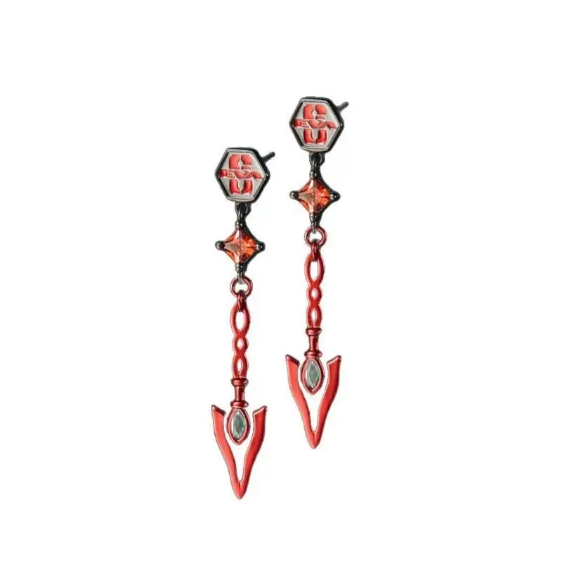 Brincos da Lança de Longinus em vermelho com cristal laranja, sobre fundo branco