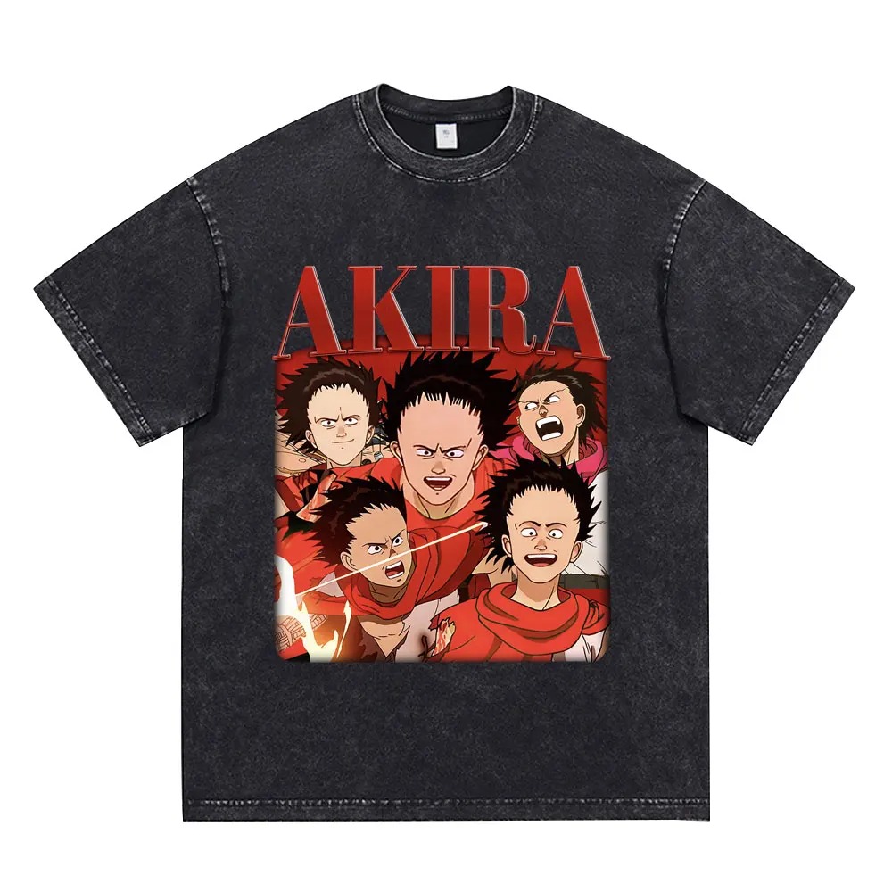 Camiseta preta estonada com o logo AKIRA em vermelho e o Kaneda com outros personagens do filme