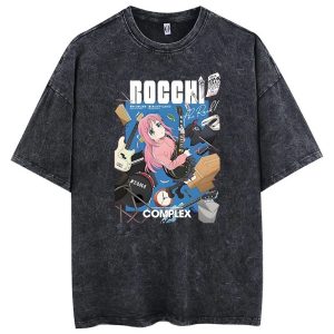 Camiseta preta lavada de Bocchi the Rock! com a Bocchi tocando guitarra em arte colorida