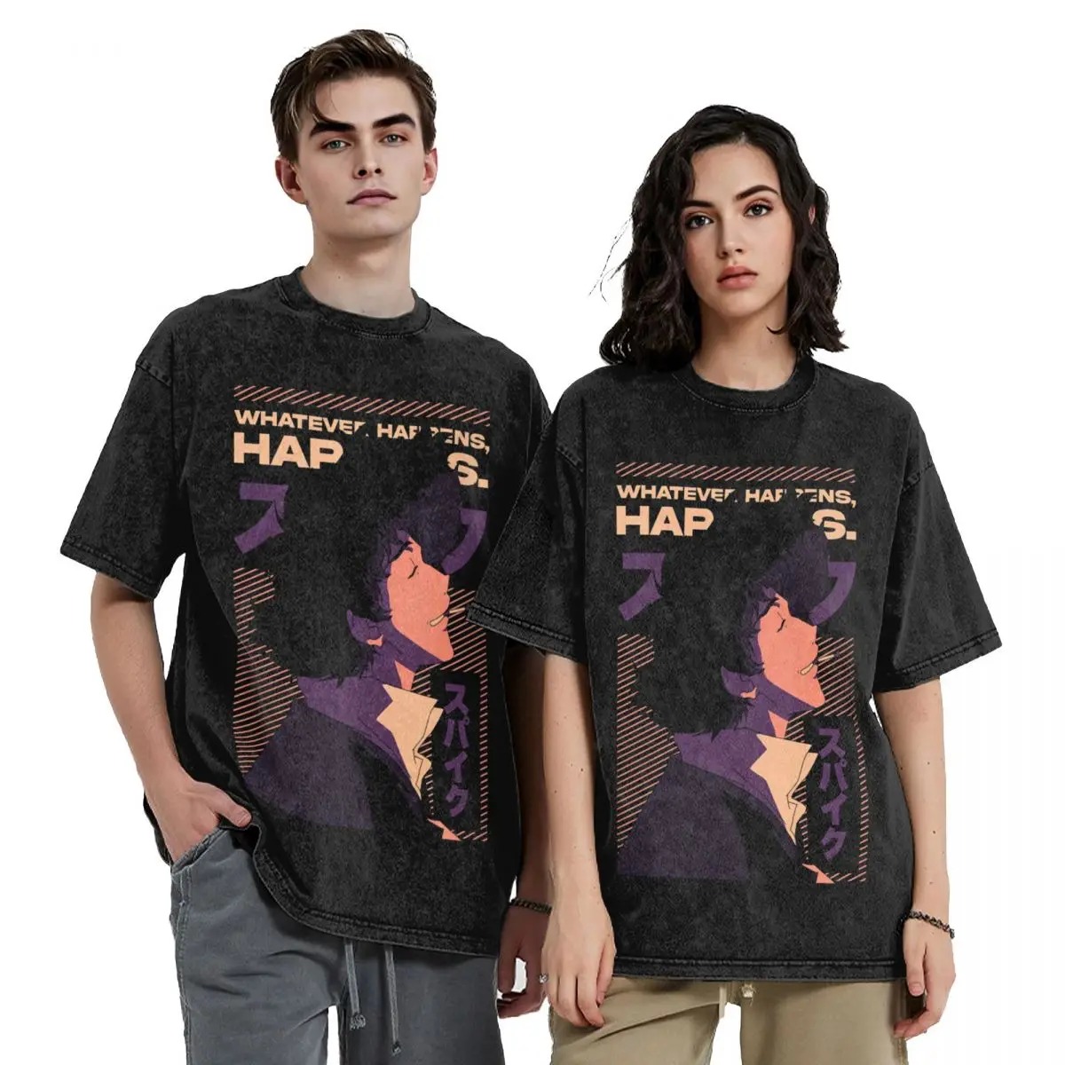 Homem e mulher vestindo a camiseta preta lavada de Cowboy Bebop com o Spike Spiegel