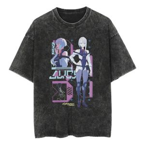 Camiseta preta lavada com Lucy e o logo roxo e azul de Cyberpunk: Edgerunners