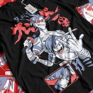 Camiseta preta com estampa do Kamina de Gurren Lagann em vermelho, branco e preto