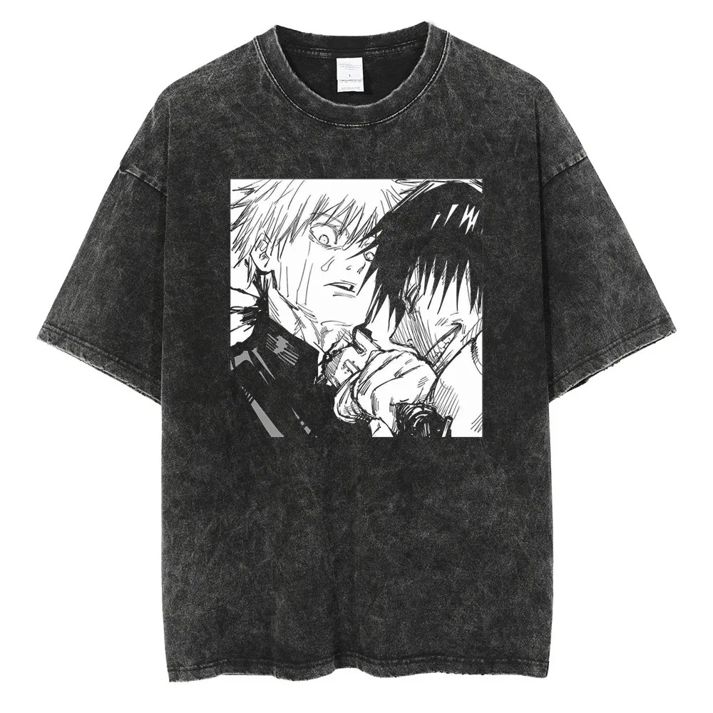 Camiseta lavada cinza-escuro com mangá em preto e branco de Gojo e Toji, de Jujutsu Kaisen
