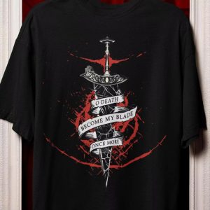 Camiseta preta com estampa de adaga, fita e respingos vermelhos de Maliketh, de Elden Ring
