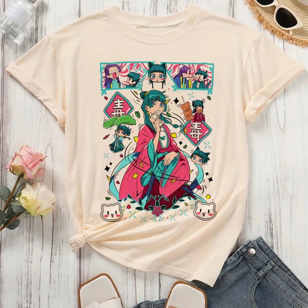 Camiseta bege com a Maomao de quimono vermelho cercada de molduras, de Diários de uma Apotecária