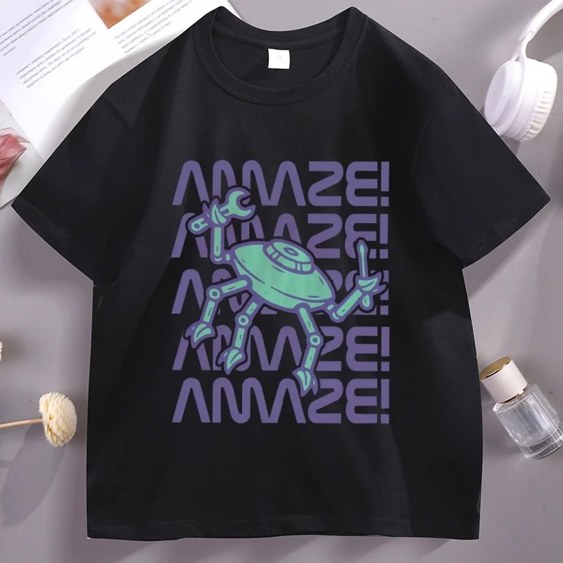 Camiseta preta com o Rocky de Project Hail Mary em verde-água e a palavra AMAZE em roxo