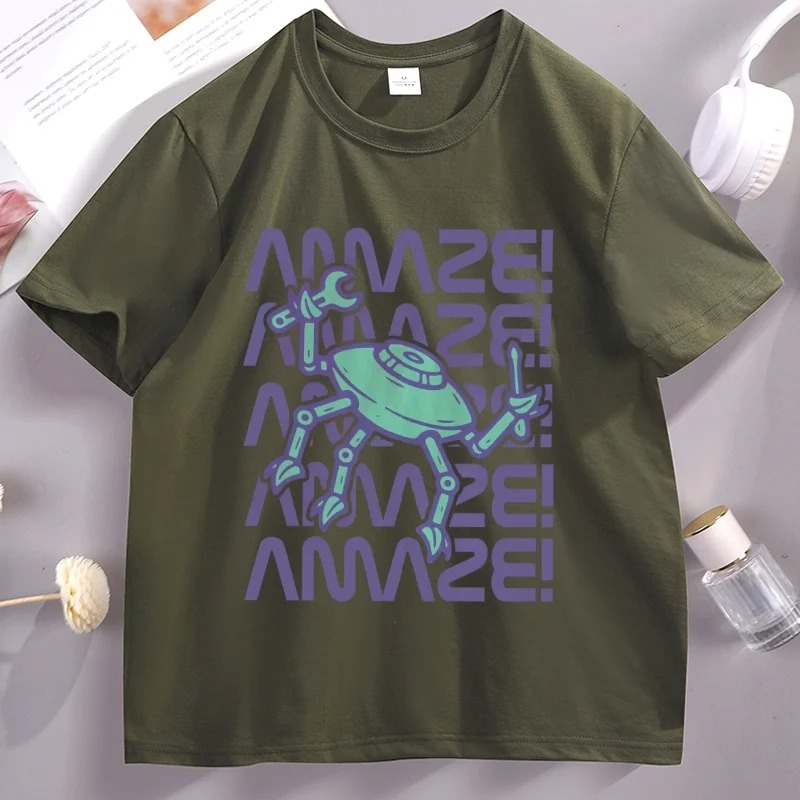 Camiseta verde militar com a estampa AMAZE roxa e o Rocky de Project Hail Mary