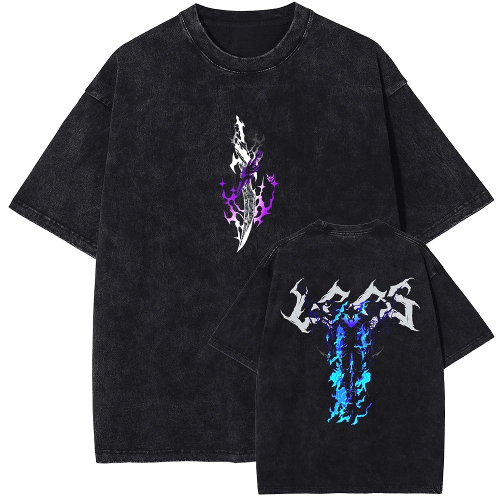 Camiseta preta lavada de Solo Leveling com espada de brilho roxo na frente e Igris em azul nas costas