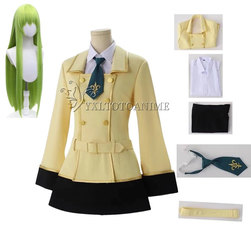 Casaco amarelo com botões dourados, camisa branca e gravata verde do cosplay da C.C., de Code Geass