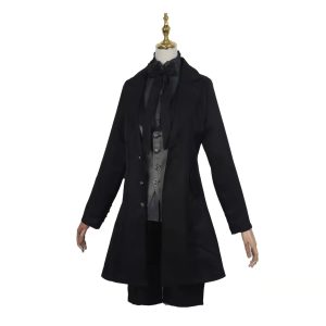Cosplay do Ciel Phantomhive, de Black Butler, no manequim: casaco preto longo, colete cinza e laço preto