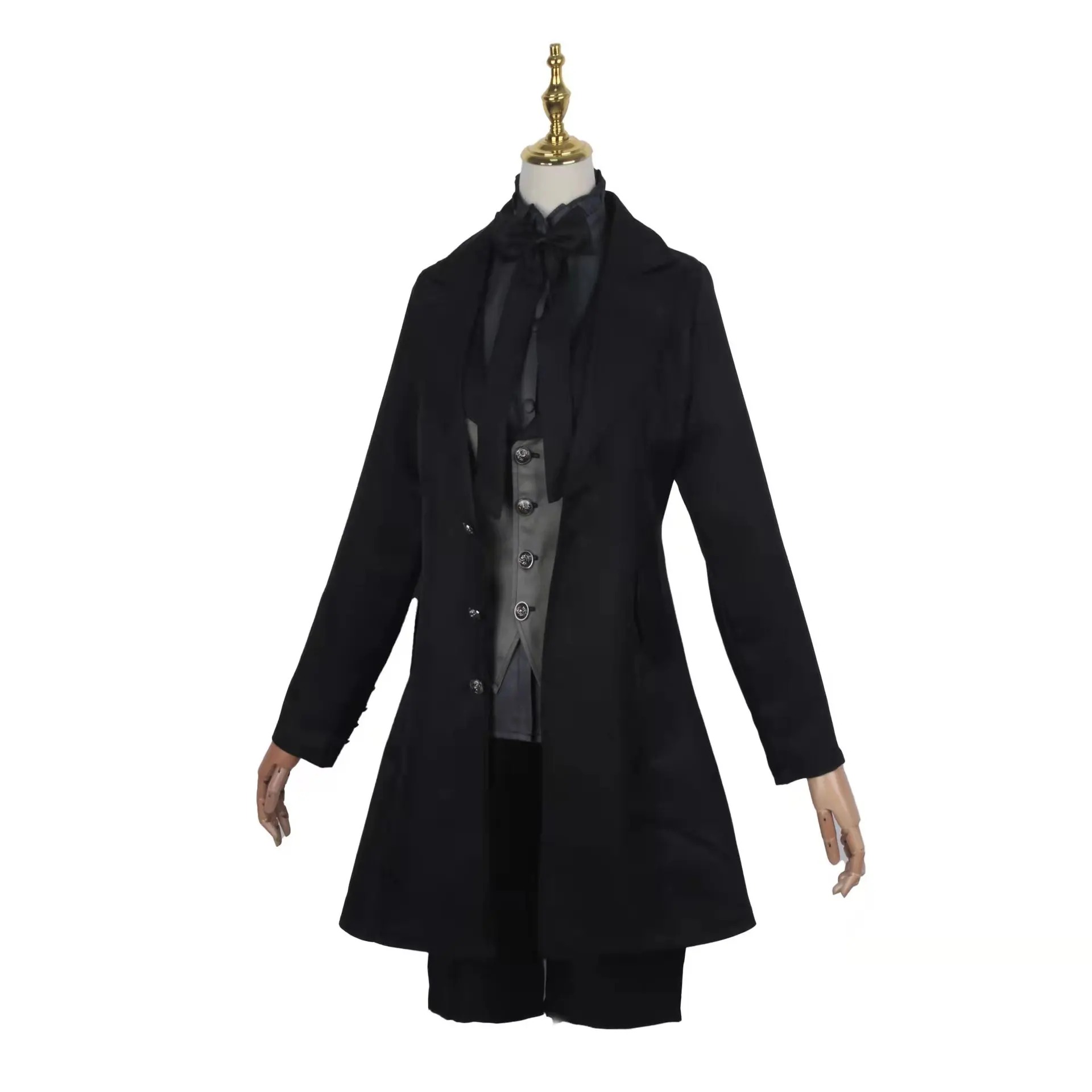Cosplay do Ciel Phantomhive, de Black Butler, no manequim: casaco preto longo, colete cinza e laço preto
