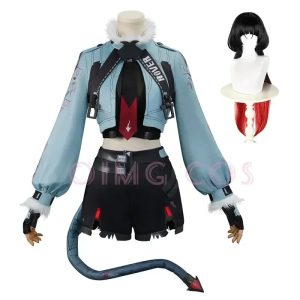 Jaqueta azul-clara com gola de pelúcia, gravata vermelha, shorts e cauda do cosplay da Jane Doe, de Zenless Zone Zero