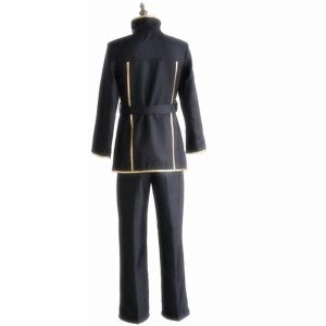 Casaco preto com detalhes dourados e calça do cosplay do Lelouch, de Code Geass, em manequim