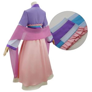 Cosplay da Maomao em vestido roxo e rosa com mangas longas, de Diários de uma Apotecária
