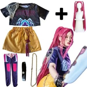 Peças do cosplay da Mira, de Guerreiras do K-Pop: top preto estampado, saia dourada, meias e cinto, com peruca rosa