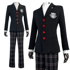 Cosplay do Ren Amamiya, de Persona 5: casaco preto com botões vermelhos, camiseta branca e calça xadrez