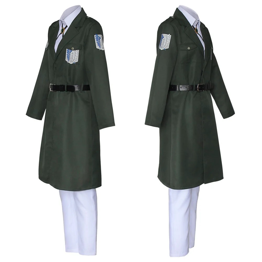 Vista lateral do sobretudo verde com cinto, camisa e calça brancas da Tropa de Exploração, de Attack on Titan