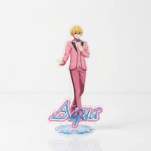 Display de acrílico do Aqua Hoshino, de Oshi no Ko, em pé de terno rosa e microfone, com o nome azul na base