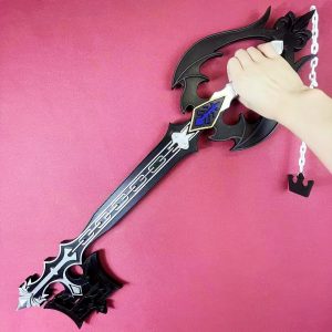 Keyblade preta Oblivion de Kingdom Hearts, réplica de cosplay do Sora, em fundo vermelho