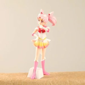 Figure da Chibiusa como Super Sailor Chibi Moon, de Sailor Moon, em pé com saia degradê e botas rosa