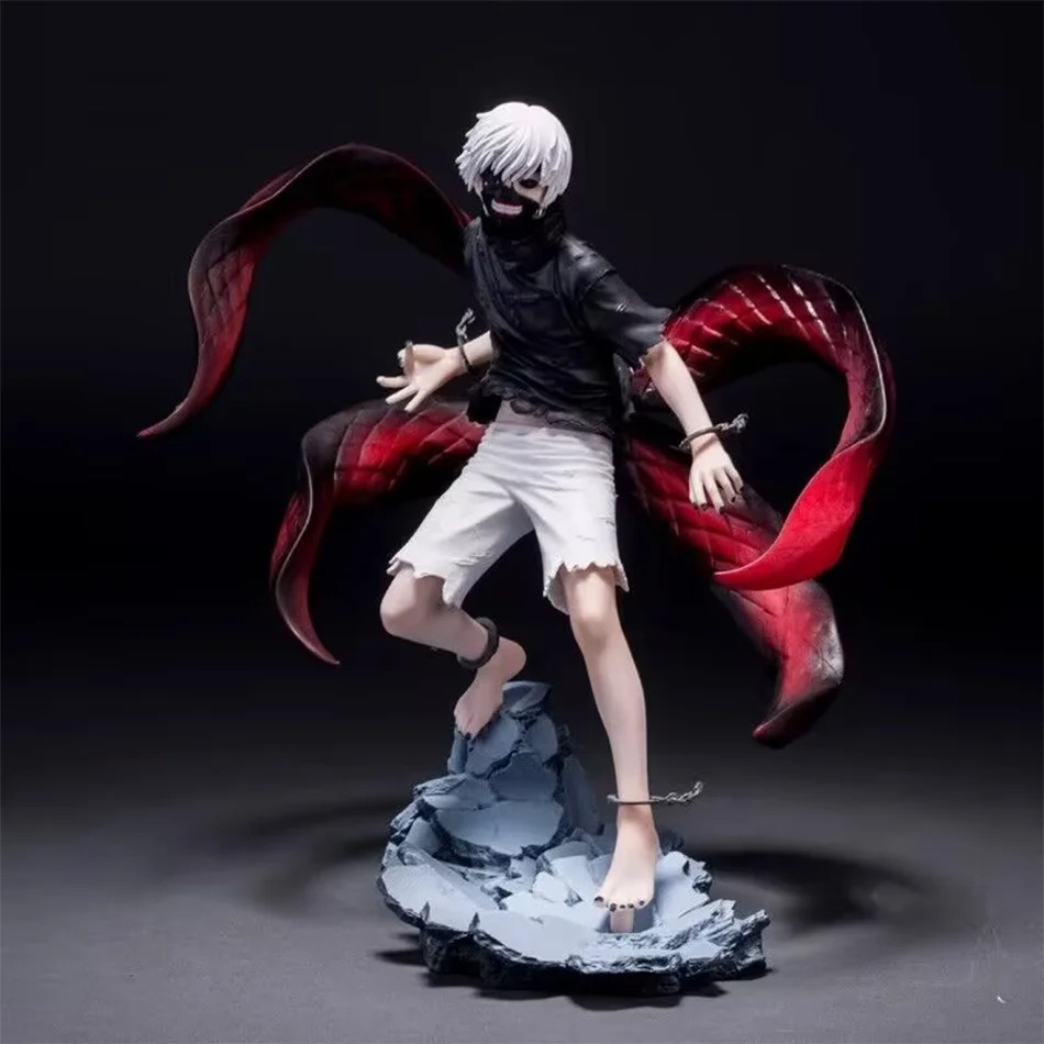 Figure do Ken Kaneki, de Tokyo Ghoul, com a máscara de dentes no rosto, sobre fundo preto