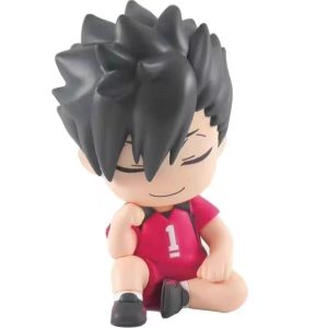 Figure do Tetsuro Kuroo, de Haikyuu!!, sentado dormindo de uniforme vermelho do Nekoma com o número 1