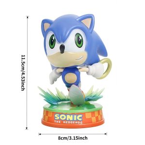Figure do Sonic the Hedgehog em PVC correndo sobre base com grama, mostrando 11,5 cm de altura