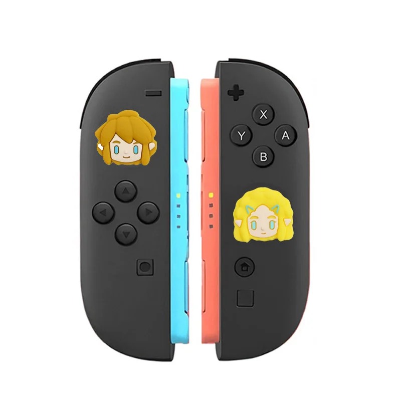 Joy-Con com as capas de analógico do Link e da Princesa Zelda encaixadas nos direcionais