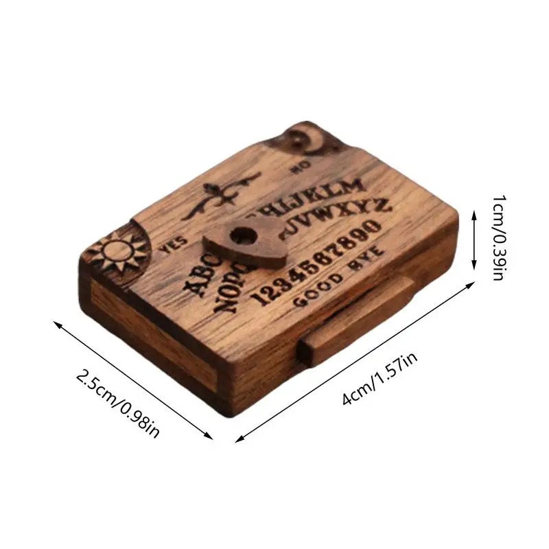 Mini tabuleiro Ouija de madeira com medidas de 4 por 2,5 por 1 centímetro