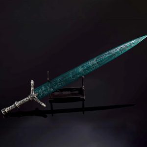 Miniatura da espada Dark Moon de Elden Ring com lâmina azul gelada sobre suporte preto