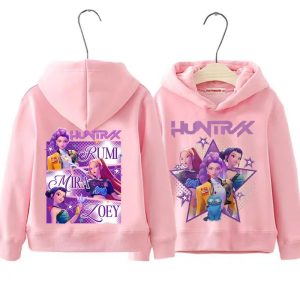 Moletom infantil rosa com capuz e arte de Rumi, Mira e Zoey de Guerreiras do K-Pop, frente e costas