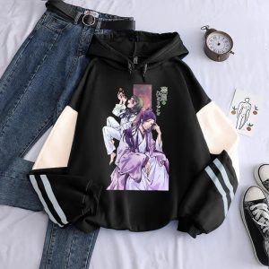 Moletom preto com mangas bege listradas e arte de Jinshi e Maomao, de Diários de uma Apotecária