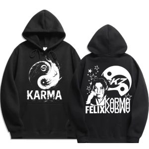 Moletom preto com capuz, símbolo Karma na frente e ilustração do Felix com logo SKZ nas costas, do Stray Kids