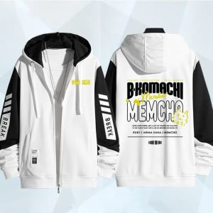 Moletom branco com zíper de Oshi no Ko, com MEM-cho e B-Komachi estampados nas costas e mangas pretas