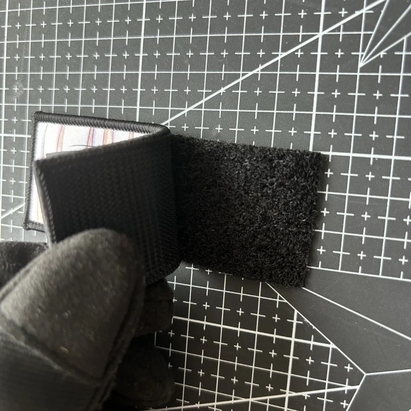 Verso com velcro do patch dos olhos da Kanna Kamui, de Dragon Maid