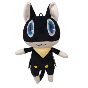 Pelúcia da Morgana, de Persona 5, gato preto com olhos azuis e lenço amarelo, em fundo branco