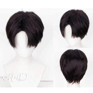 Peruca preta curta do Levi Ackerman, de Attack on Titan, em três ângulos no busto
