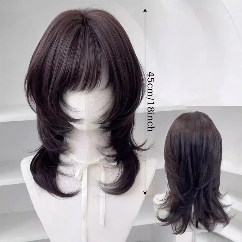 Peruca wolf cut preta de 45 cm (18 polegadas) em manequim, vista frontal e traseira